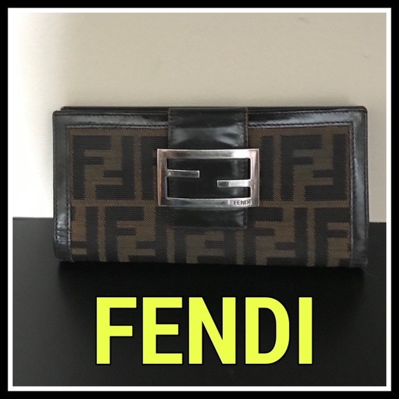 💝SOLD💝FENDI Zucca Buckle Wallet - Picture 4 of 8